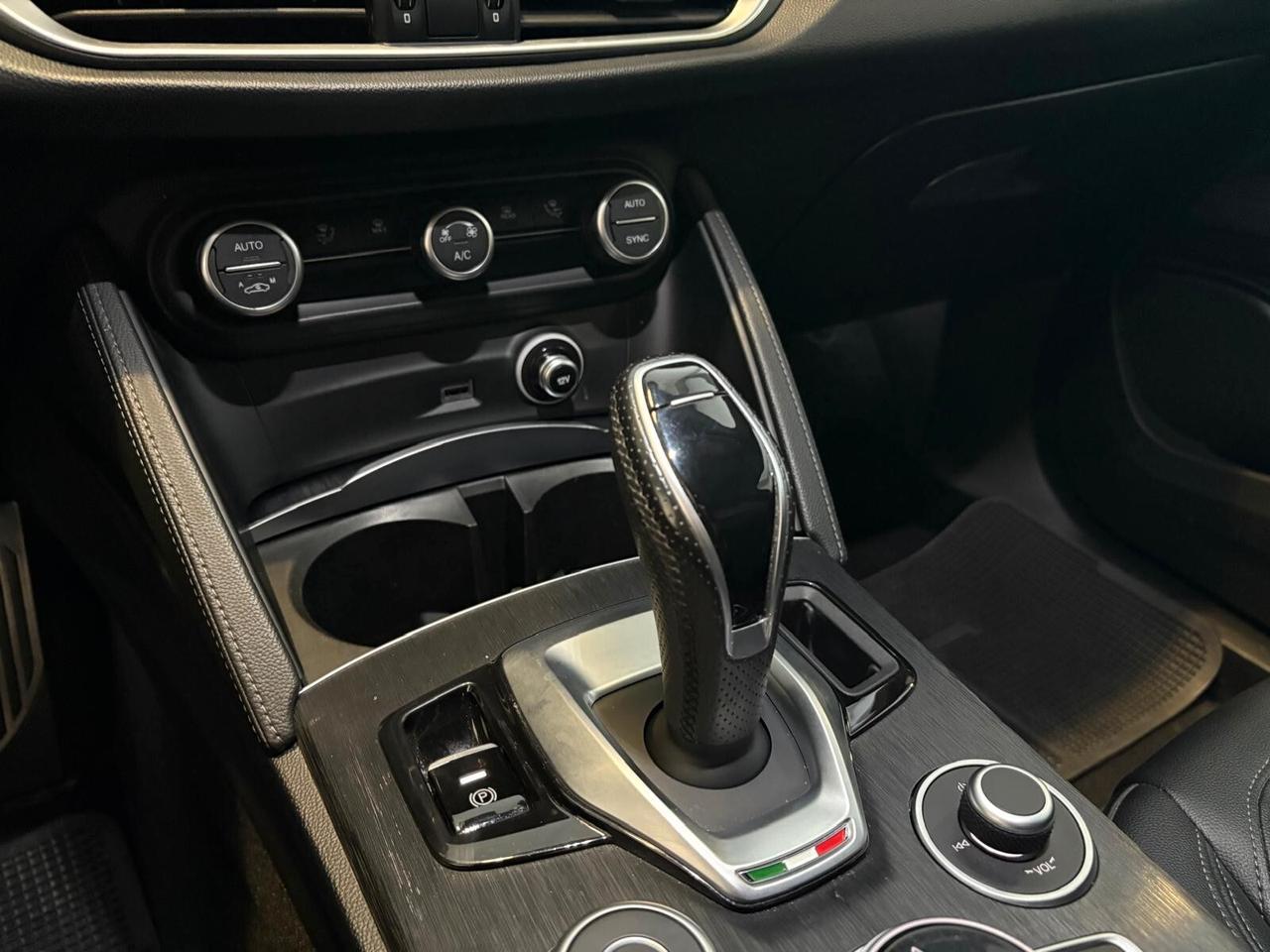 Alfa Romeo Stelvio 2.2 Turbodiesel 210 CV AT8 Q4 Super