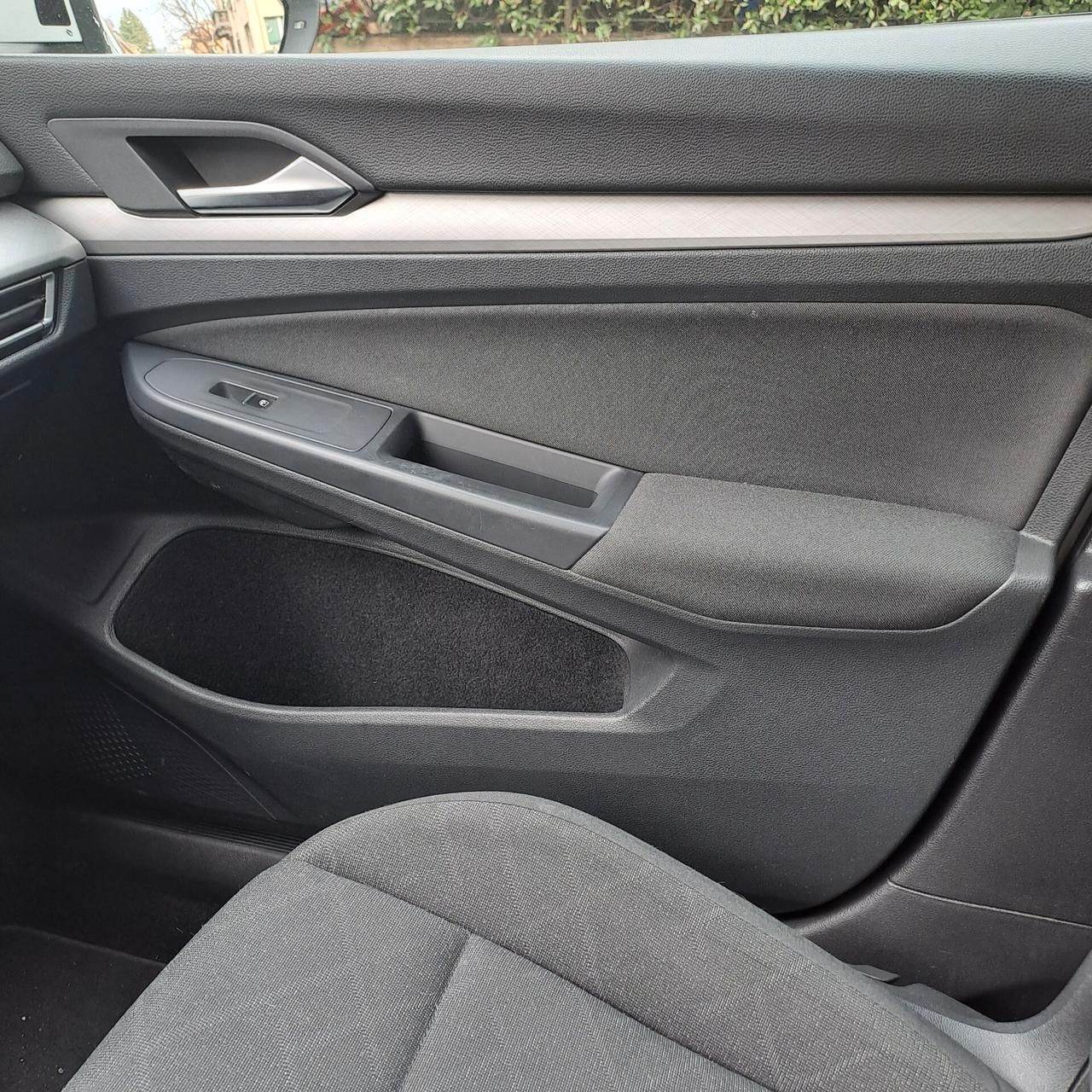 VW GOLF 8- 2.0 TDI - FULL OPT -NEOPATENTATI