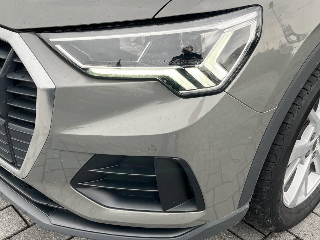 Audi Q3 35 1.5 tfsi mhev Business s-tronic