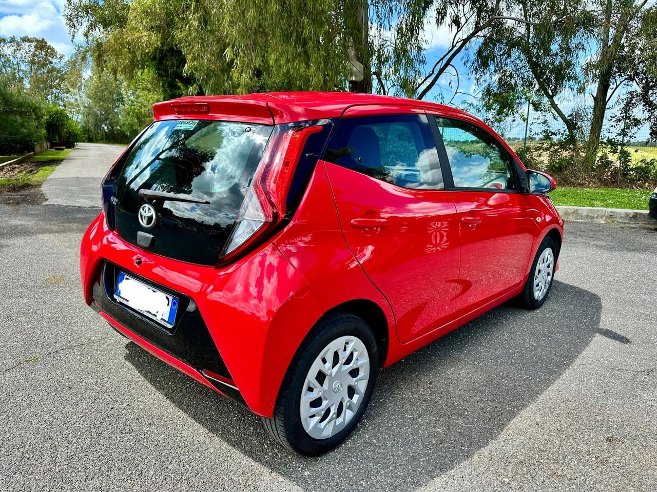 Toyota Aygo 1.0 VVT-i 72 CV 5 porte x-play Bluetooth touch RADAR