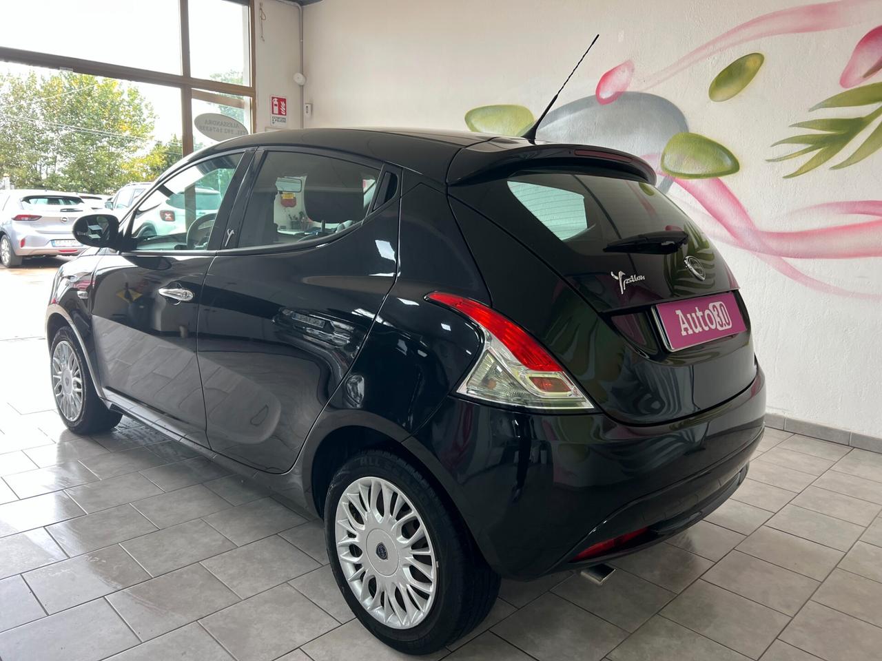 Lancia Ypsilon 1.2 69 CV 5 porte Silver