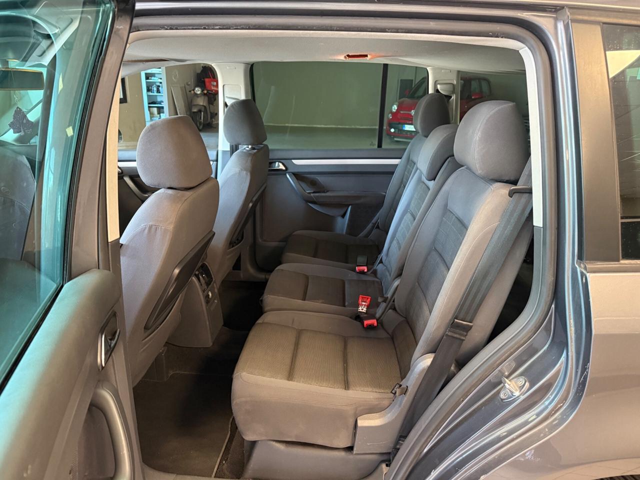 Volkswagen Touran 2.0 16V TDI Highline 7 POSTI!!