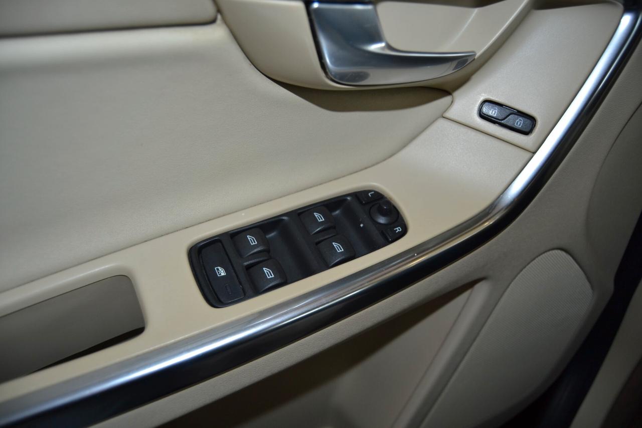 Volvo XC60 2.0 D3 Momentum KMDOC/Fatture/Tagliandi