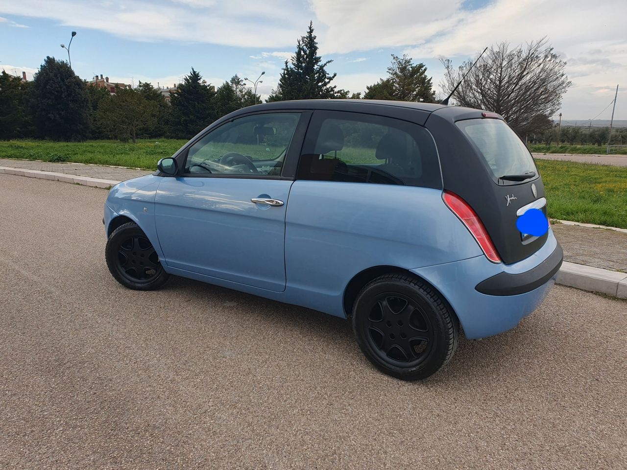 LANCIA Ypsilon bicolore 1.2 benzina anno 06