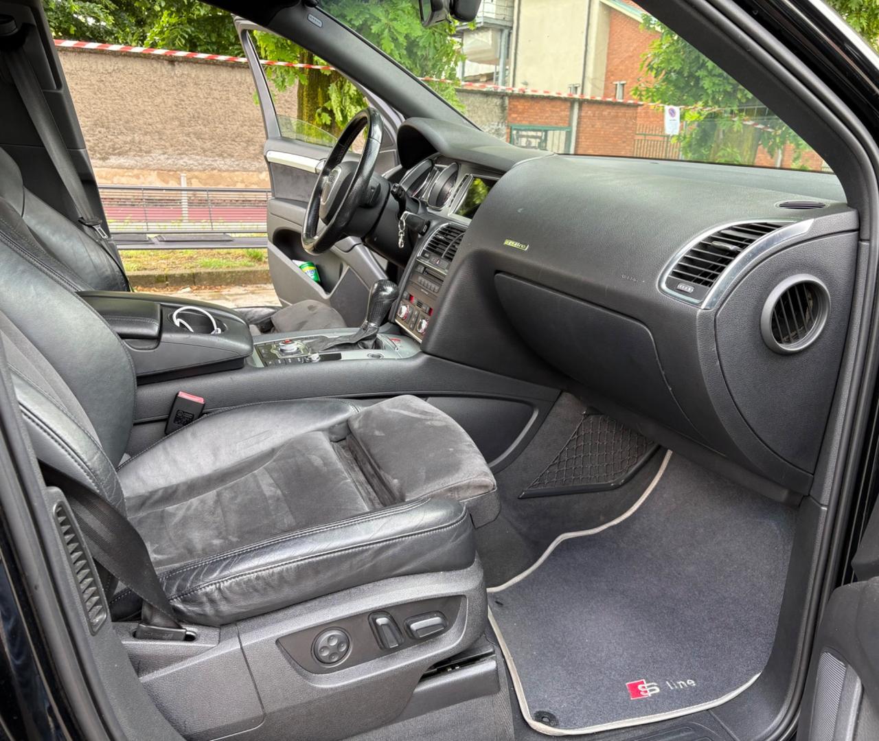 Audi Q73.0V6 TDI 233CV quattro F1 Sline 7posti