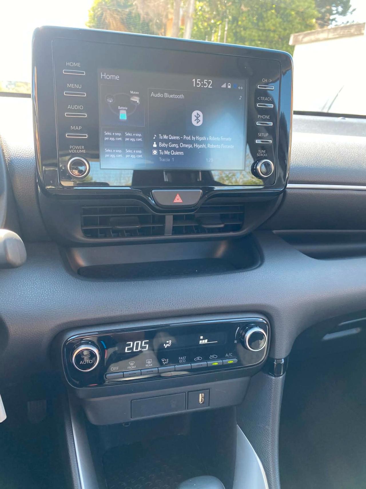 Toyota Yaris 1.5 Benz/Ibrida OK Neopatentato