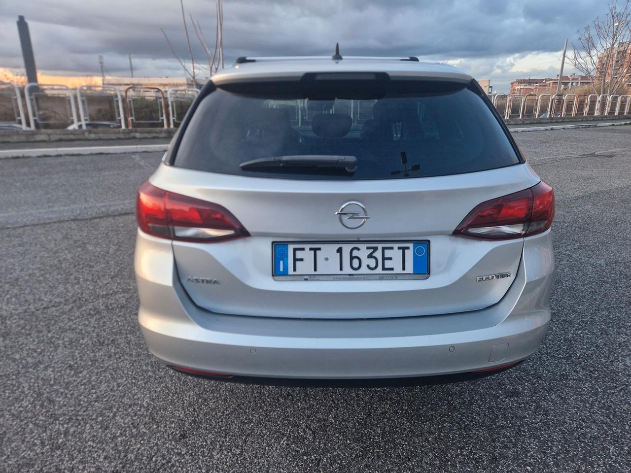 Opel Astra 1.4 Turbo 110cv Innovation 59 mila km Opel Astra 1.4 Turbo 110cv Innovation 59 mila km Metano