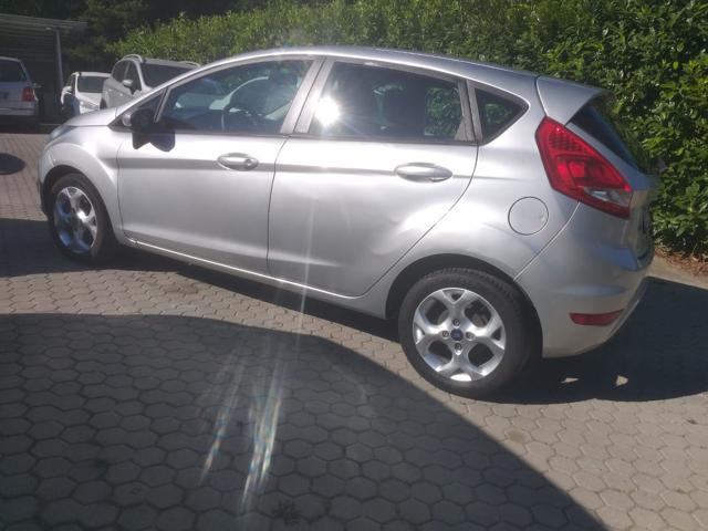 FORD Fiesta 1.4 TDCi 70CV 5 porte