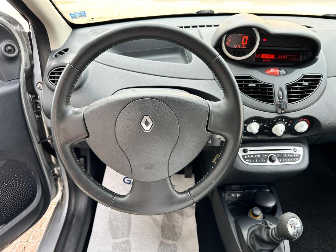 Renault Twingo 1.2Bz 75Cv - Neopatentati