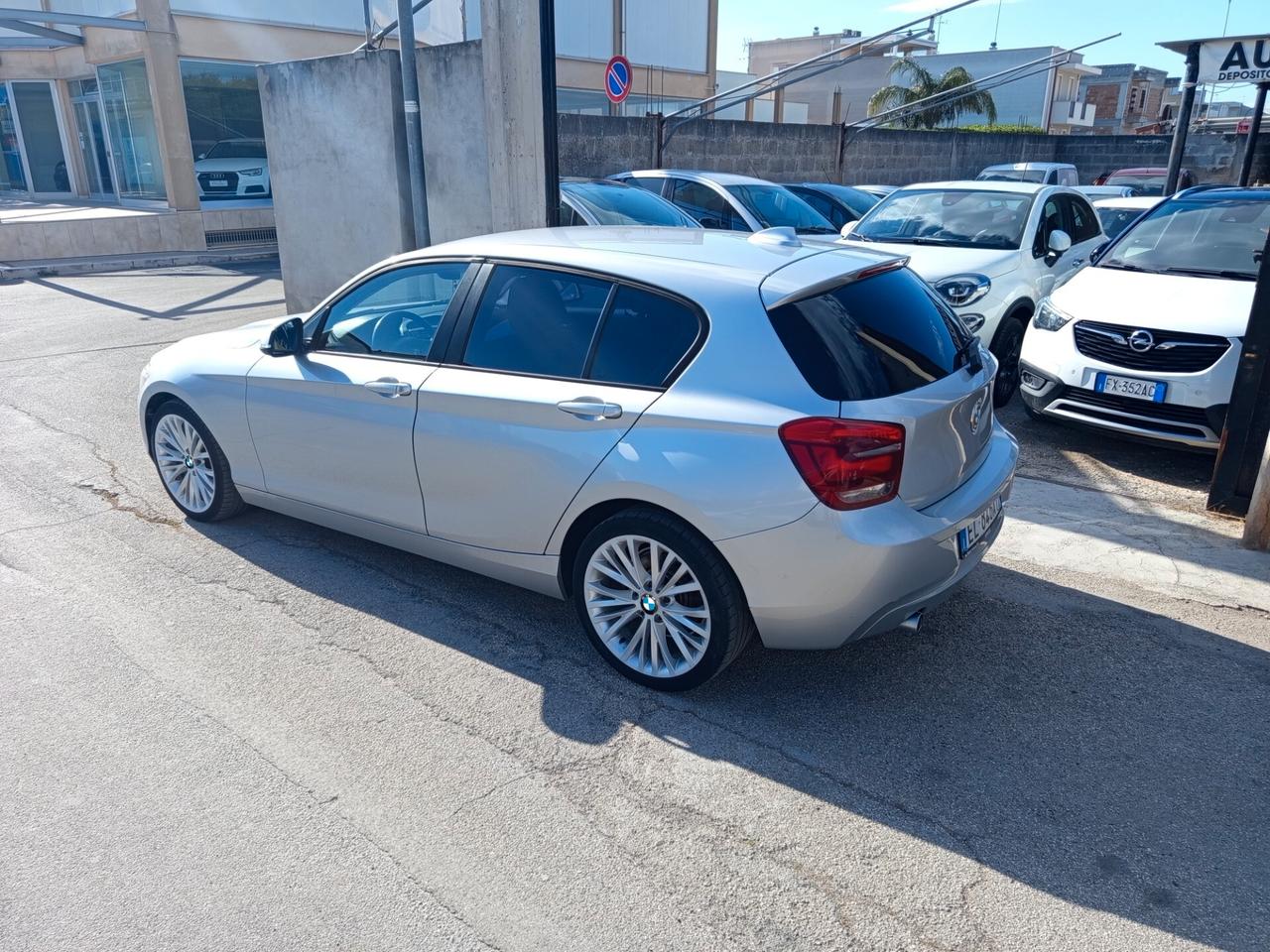 Bmw 116d 5p. Urban