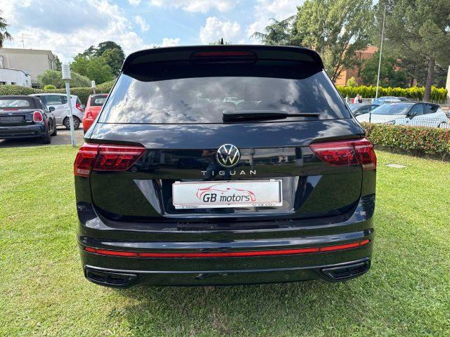 VOLKSWAGEN Tiguan 2.0 TDI 150 CV SCR DSG R-Line NAVI - LED - ACC