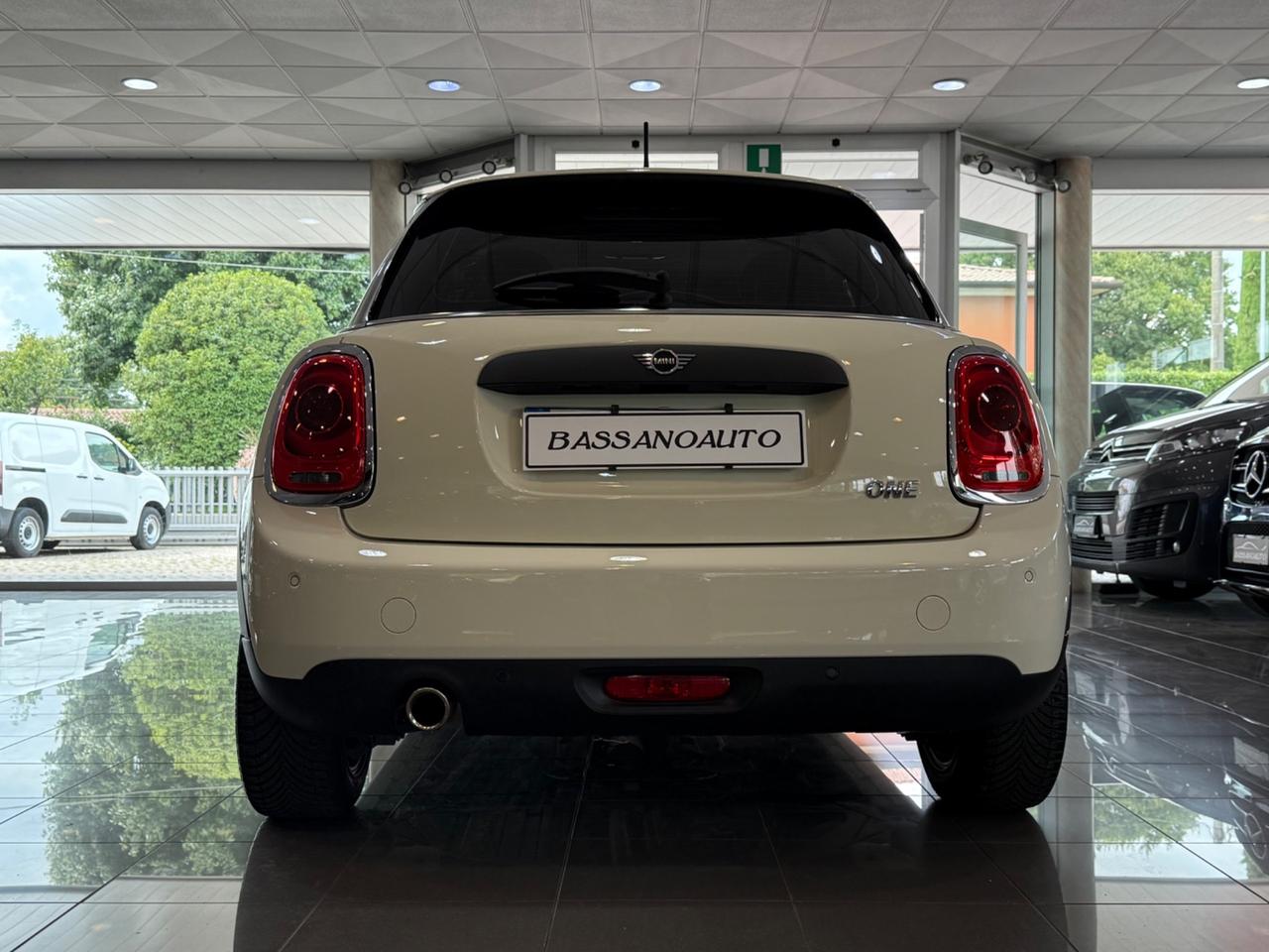 Mini 1.5 One 75 CV 45.000 km Neopatentati