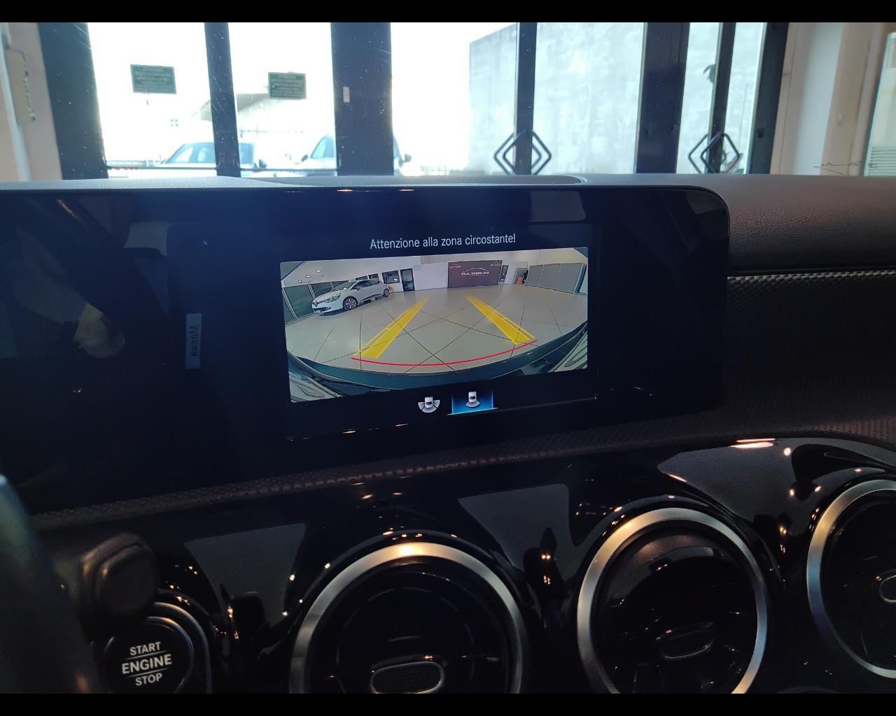 Mercedes-Benz Classe A - W177 2018 - A 180 d Sport auto