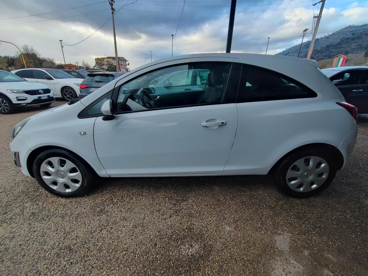 Opel Corsa 1.2 GPL-TECH b-color