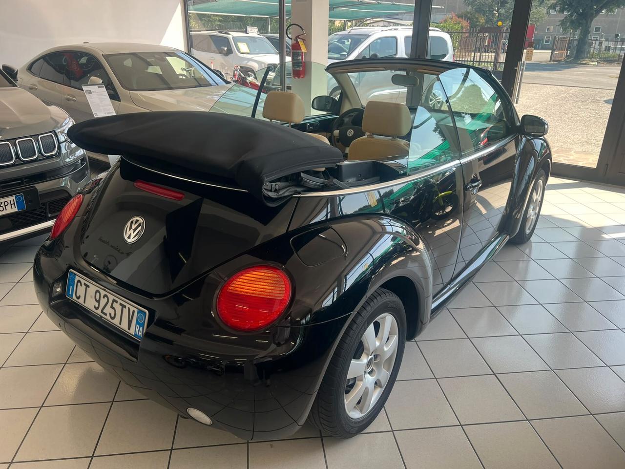 Volkswagen New Beetle 1.6 Cabrio