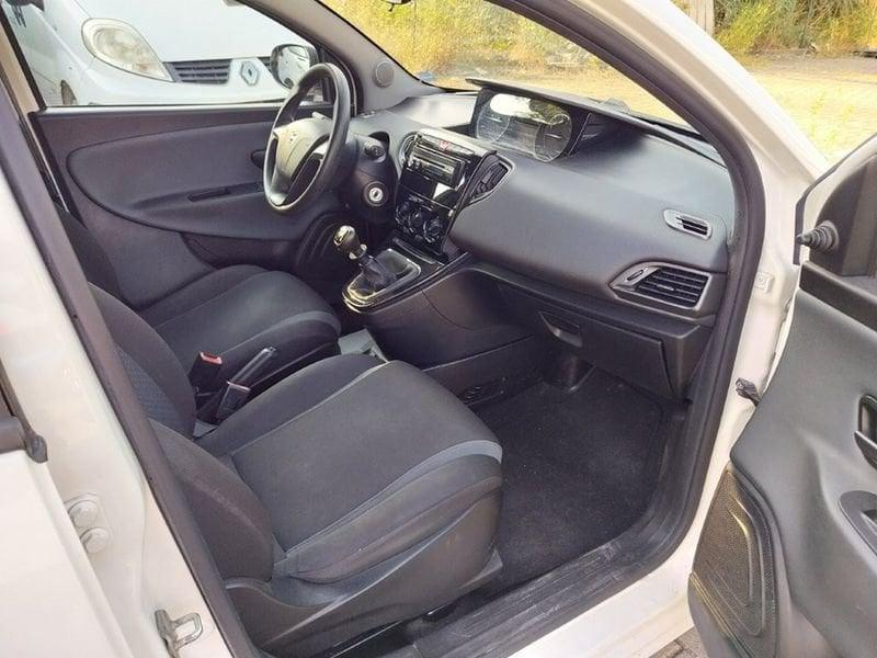 Lancia Ypsilon III 2015 1.2 Silver 69cv