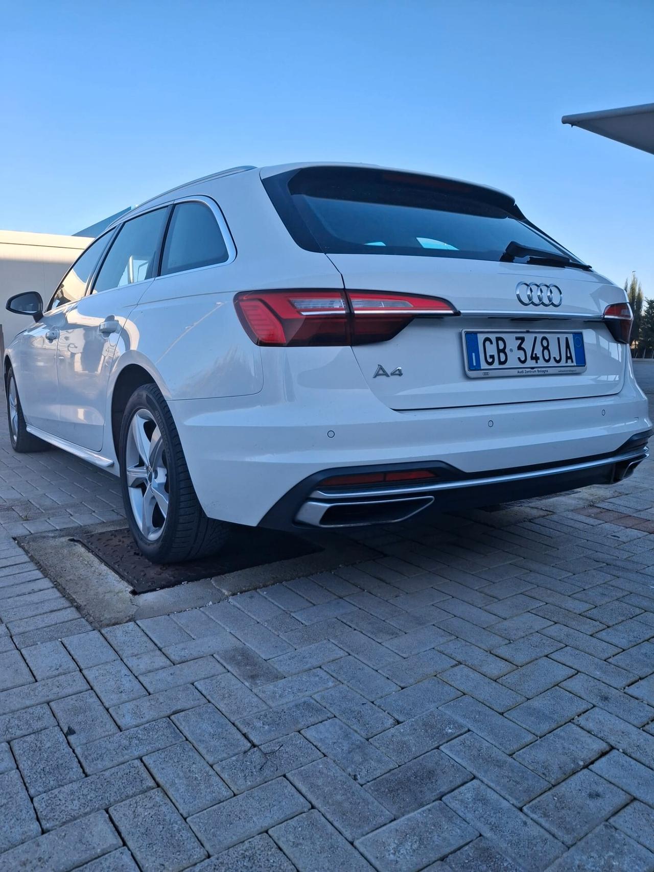 Audi A4 Avant 30 TDI Business Advanced Garanzia Europea