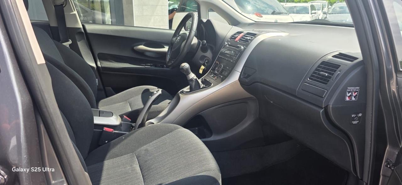 Toyota Auris 1.4 benzina Neopatentati