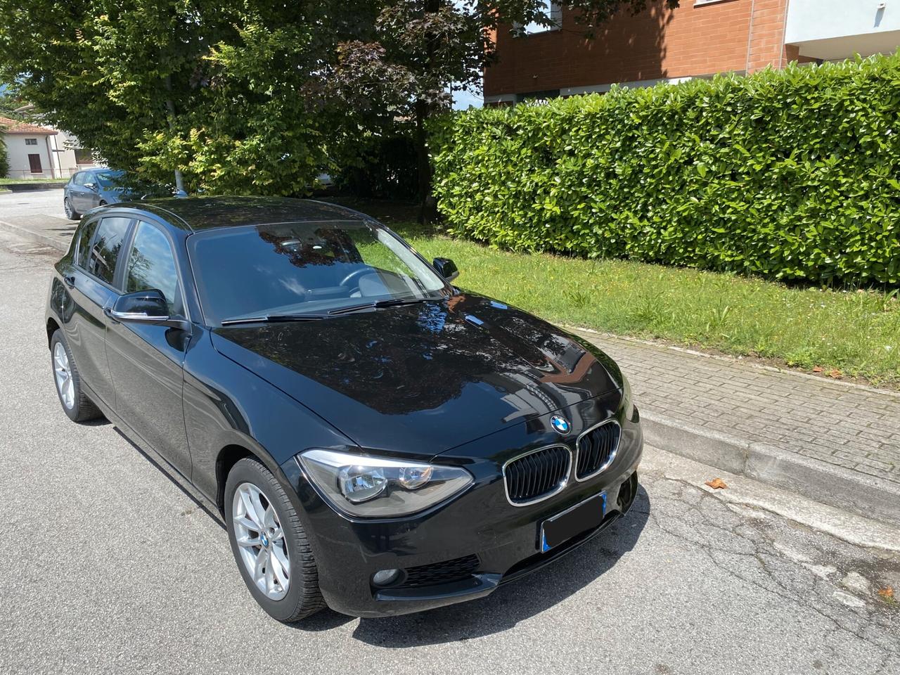 Bmw 116 116d 5p. Unique