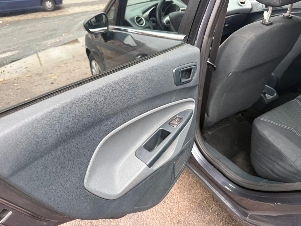 Ford Fiesta 1.4 GPL 2009 TAGLIANDATA