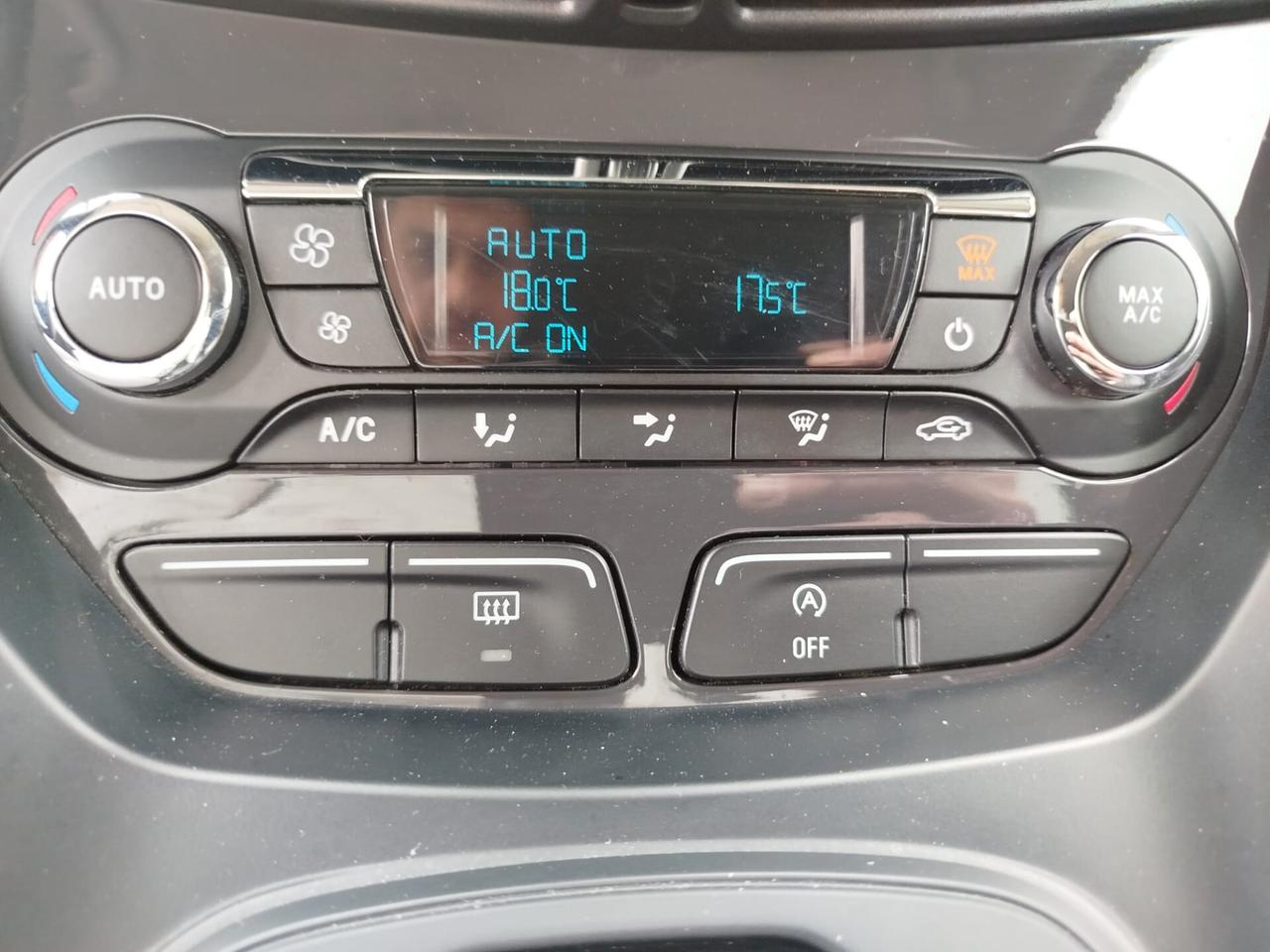 KUGA 2.0-150cv 4WD AUTOMATICA- PELLE-XENO-NAVI-