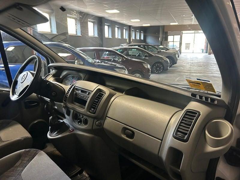 Opel Vivaro VIVARO 29 2.5 CTDI-135 CV PC-TN FURGONE