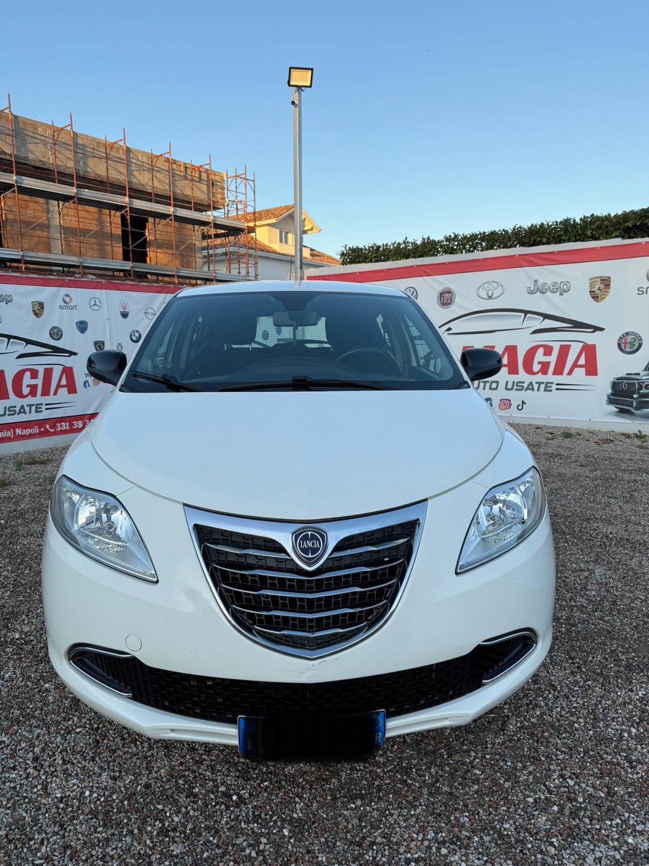 Lancia Ypsilon 0.9 TwinAir 85 CV 5 porte Metano Ecochic Gold