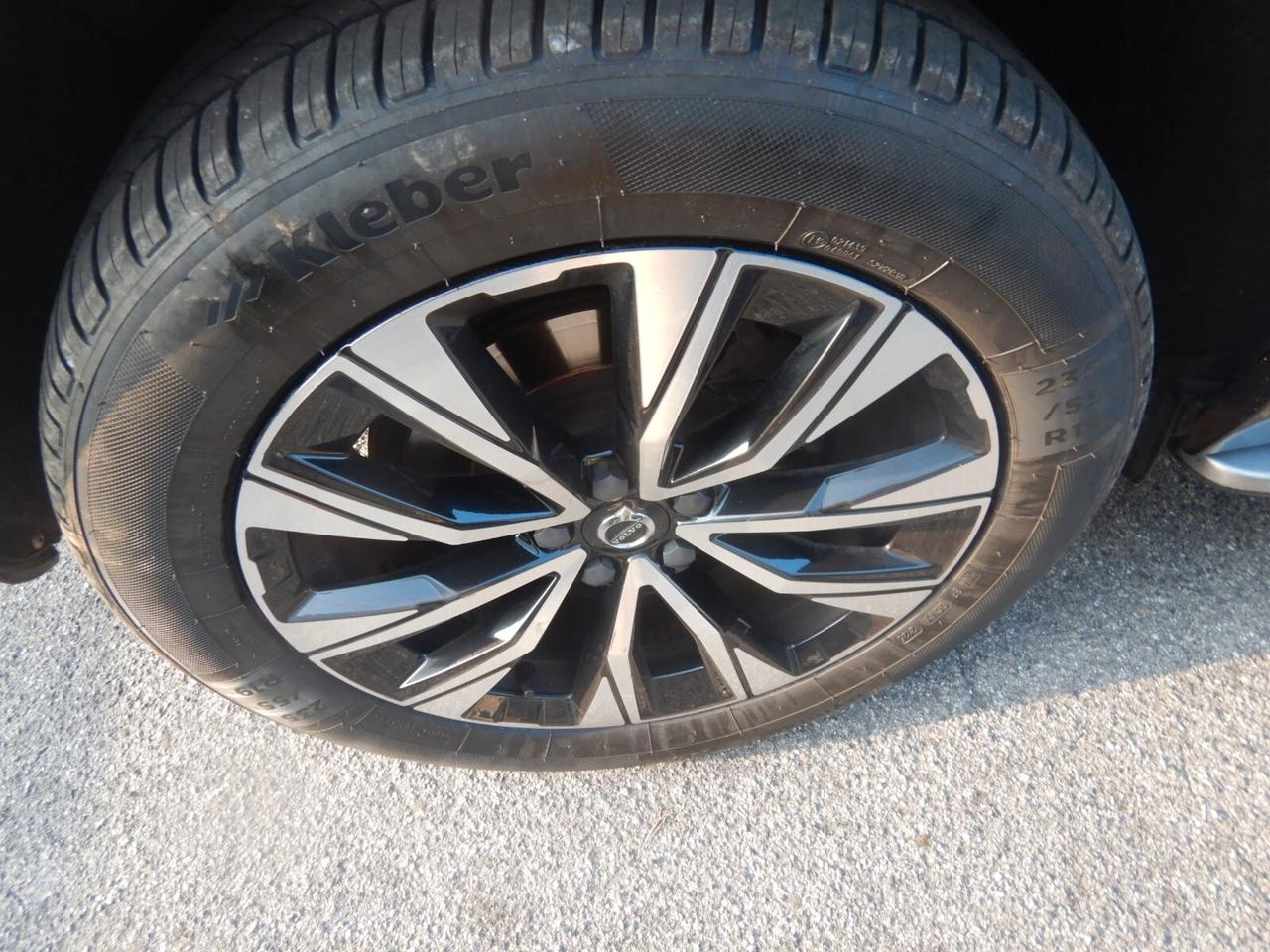 Volvo XC60 B4 (d) AWD automatico Ultimate Bright N1 TETTO NAVY PELLE H/K 19