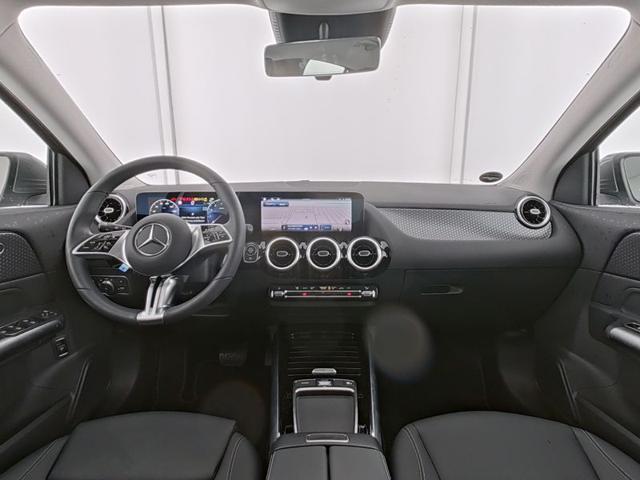 MERCEDES-BENZ GLA 180 Automatic Progressive Advanced