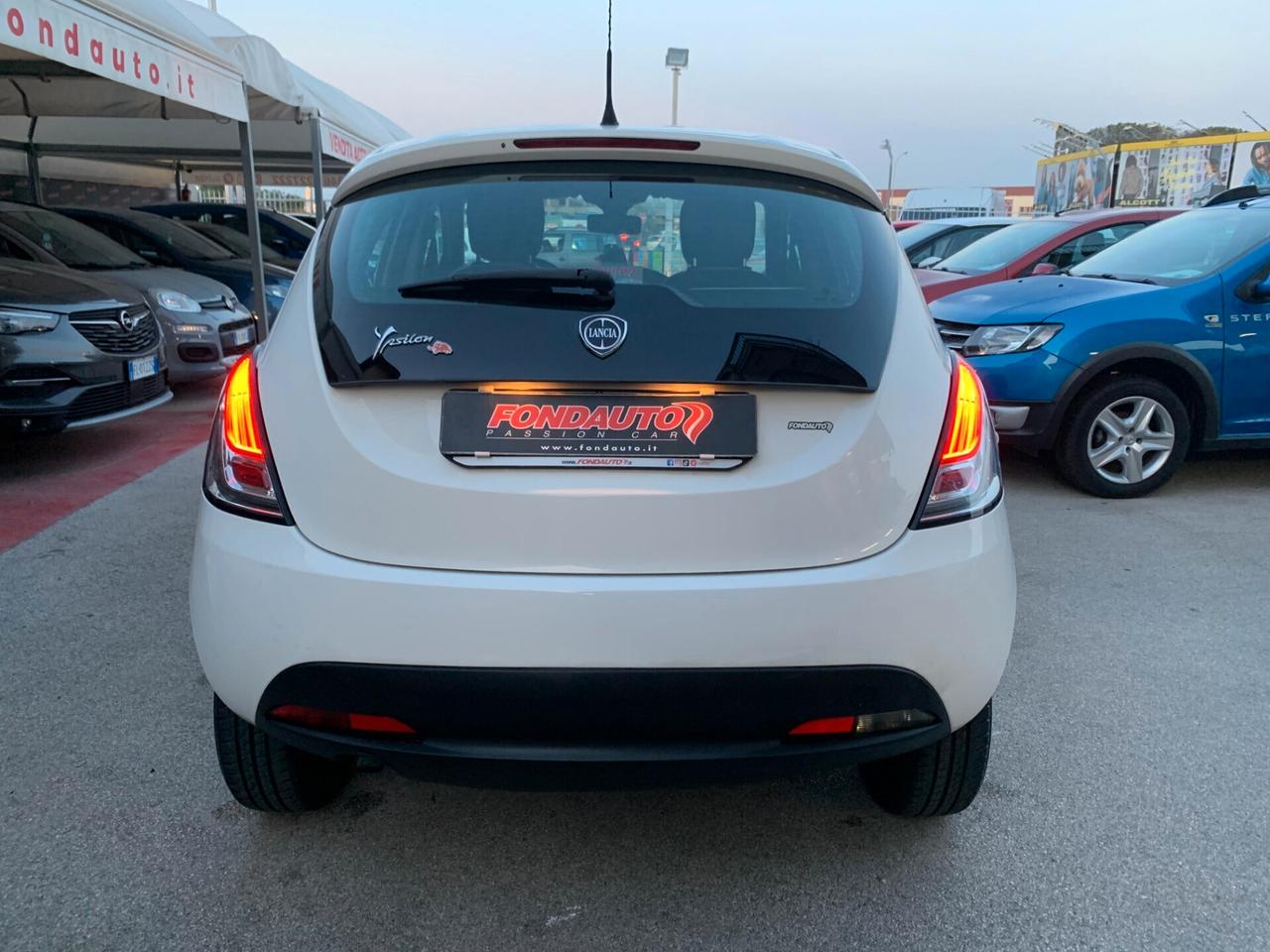 Lancia Ypsilon 0.9 TwinAir 85 CV 5 porte Metano Ecochic Gold