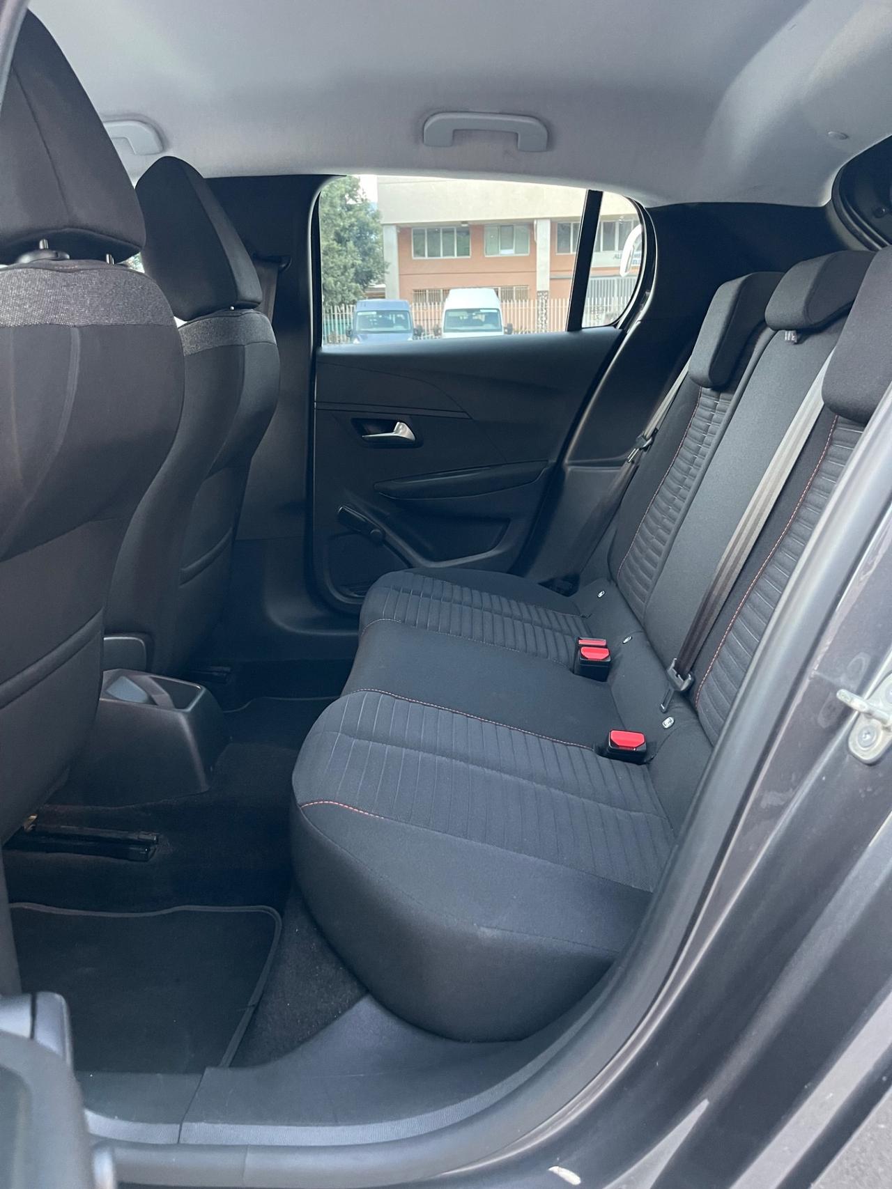 Peugeot 208 BlueHDi 100CV - NEOPATENTATI
