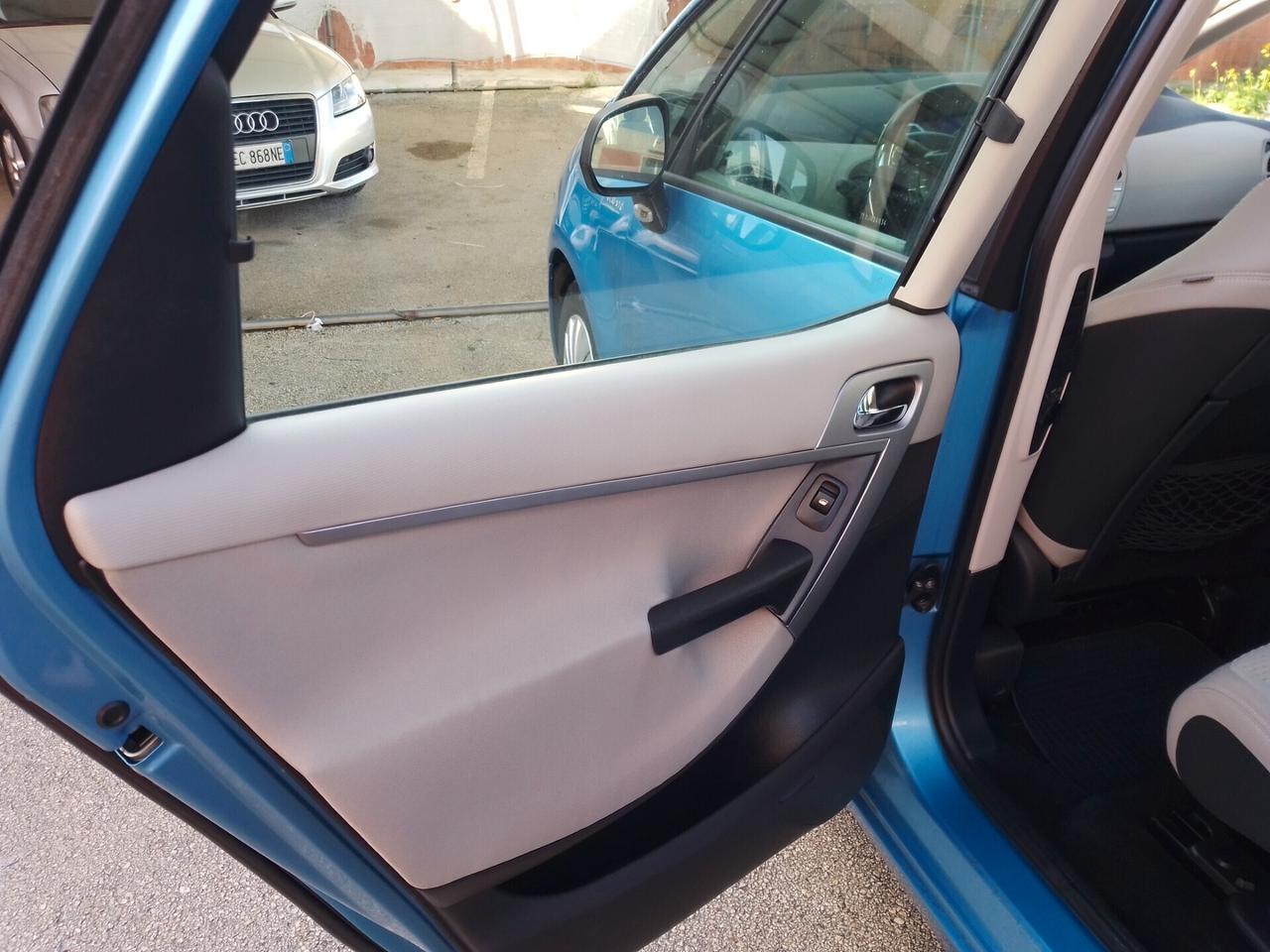 Citroen C4 Picasso 1.6 HDi 110 FAP CMP6 Elegance