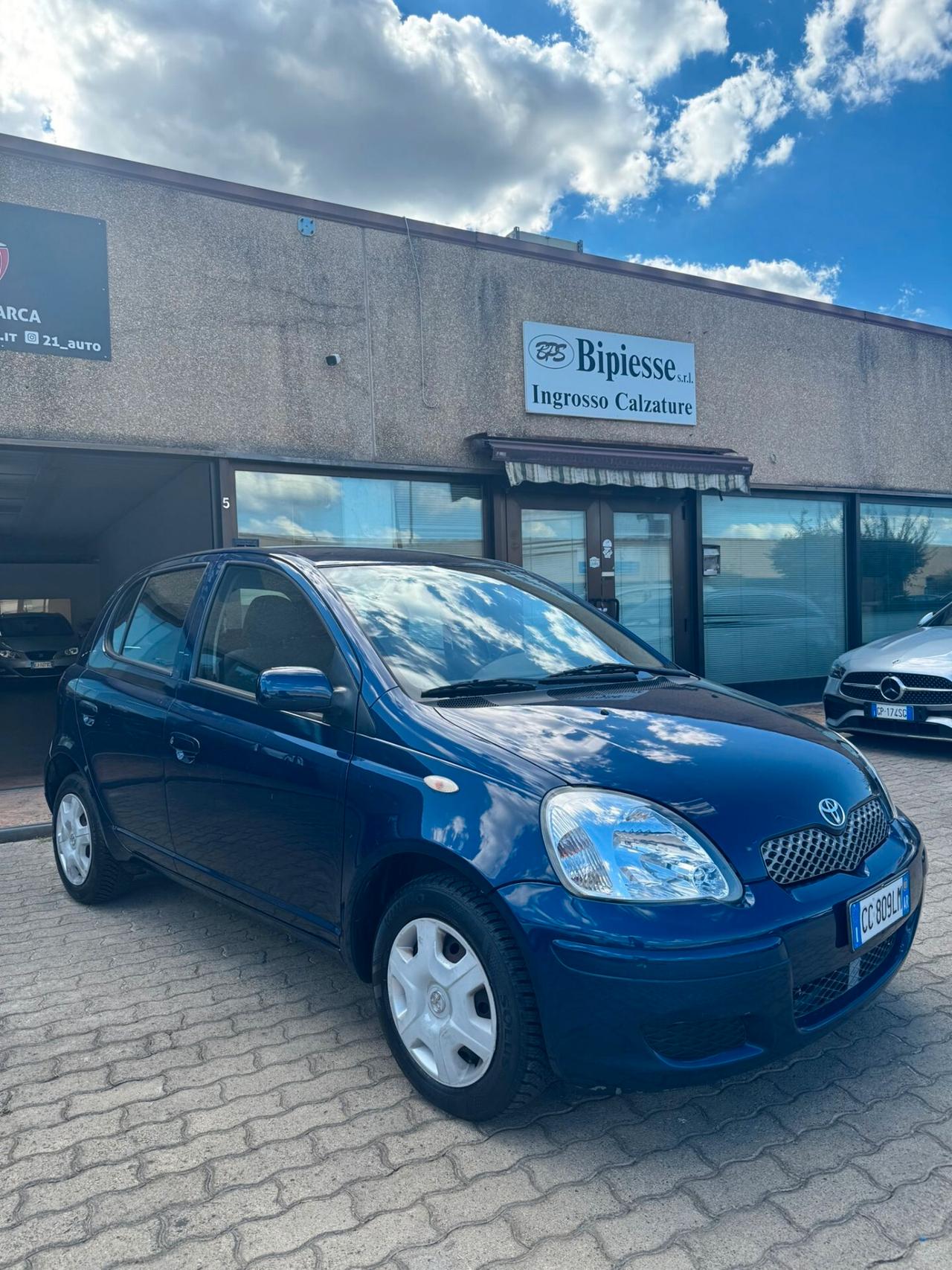 Toyota Yaris 1.0i 16V cat 5 porte Sol