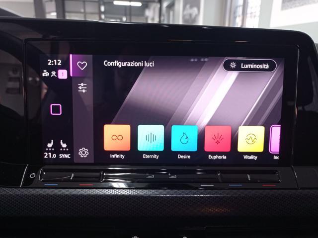 VOLKSWAGEN Golf 8 VIII 2.0 TDI DSG ACTIVE Sport LED IQ-CARPLAY