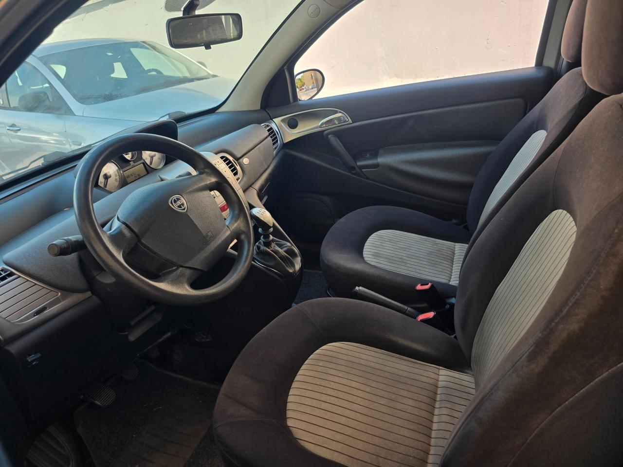 Lancia Ypsilon 1.2 Argento