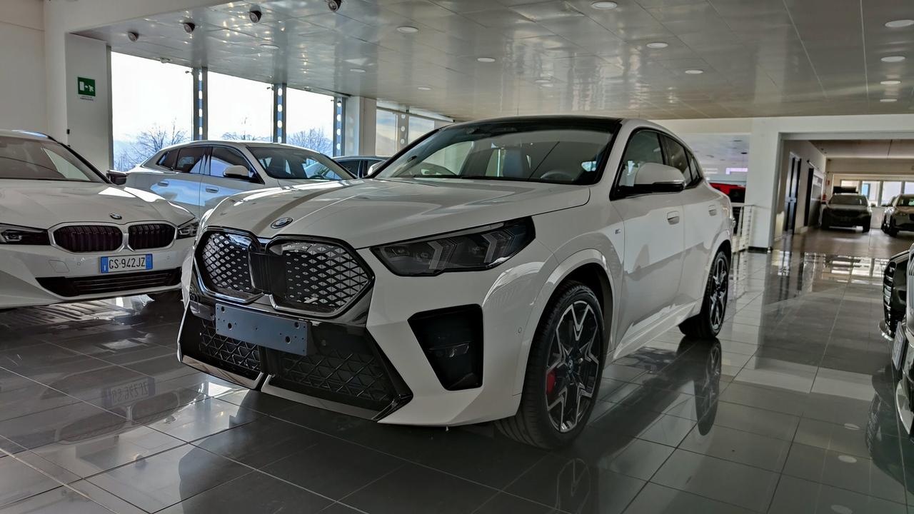 BMW SERIE X - X2 - U10 iX2 xDrive30