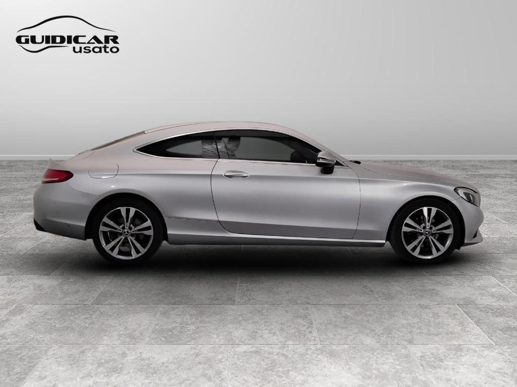 Mercedes-Benz Classe C-C205 2016 Coupe - C Coupe 220 d Premium 4matic auto
