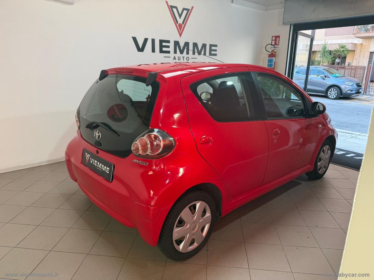 TOYOTA Aygo 1.0 12V VVT-i 5p.Deep Oc. Conn. MMT