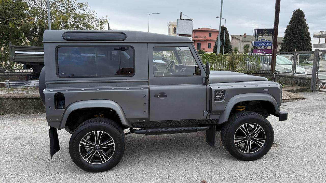 Land Rover Defender KHAN GPL