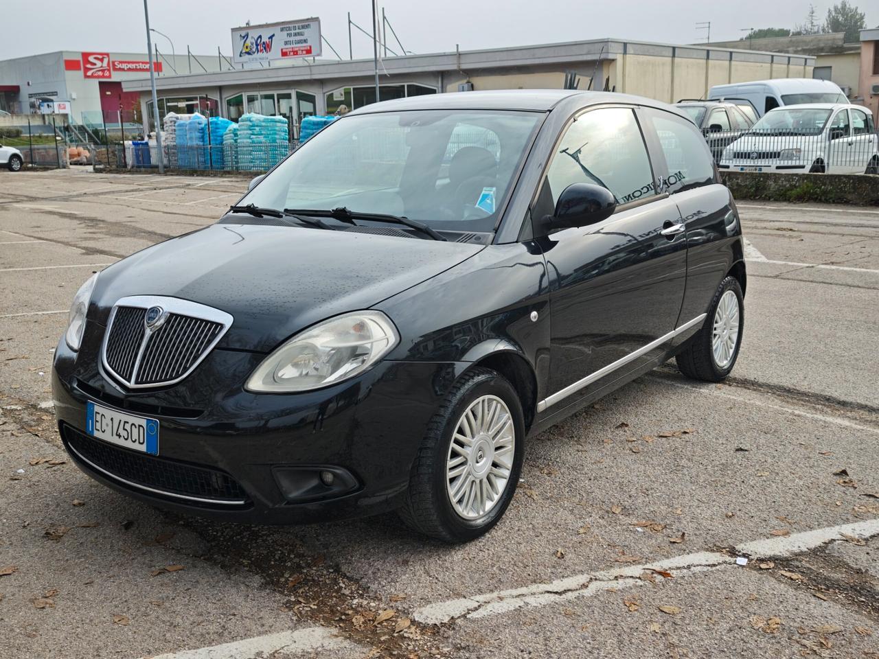 Lancia Ypsilon 1.3 MJT 75 CV OK NEOPATENTATI