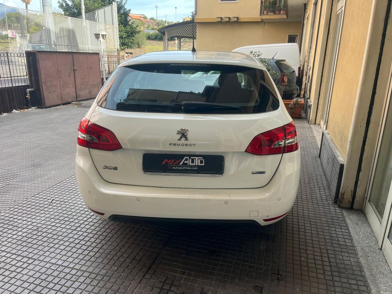 Peugeot 308 BlueHDi 120 S&S SW Business