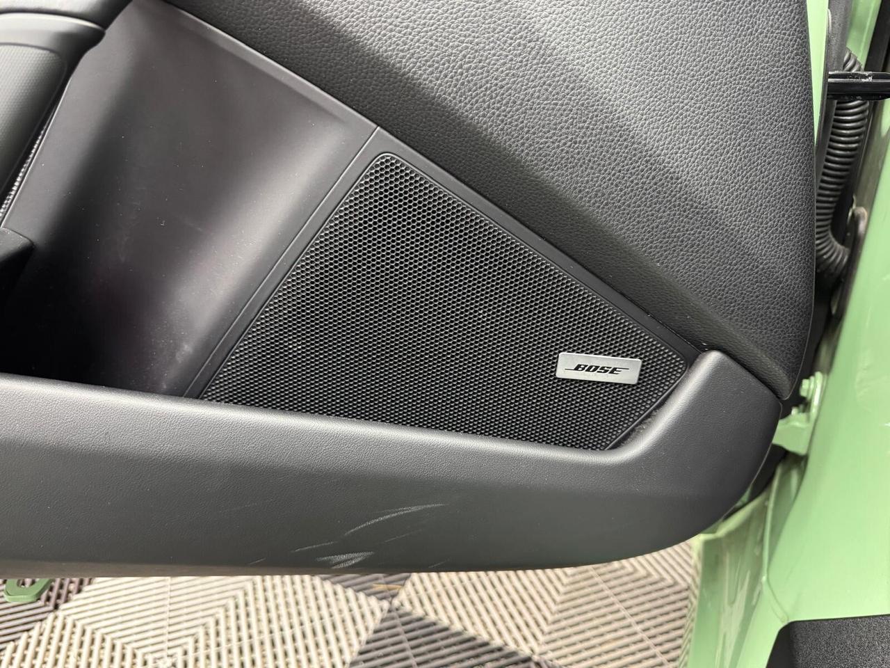 Porsche 911 Carrera 4S (966)