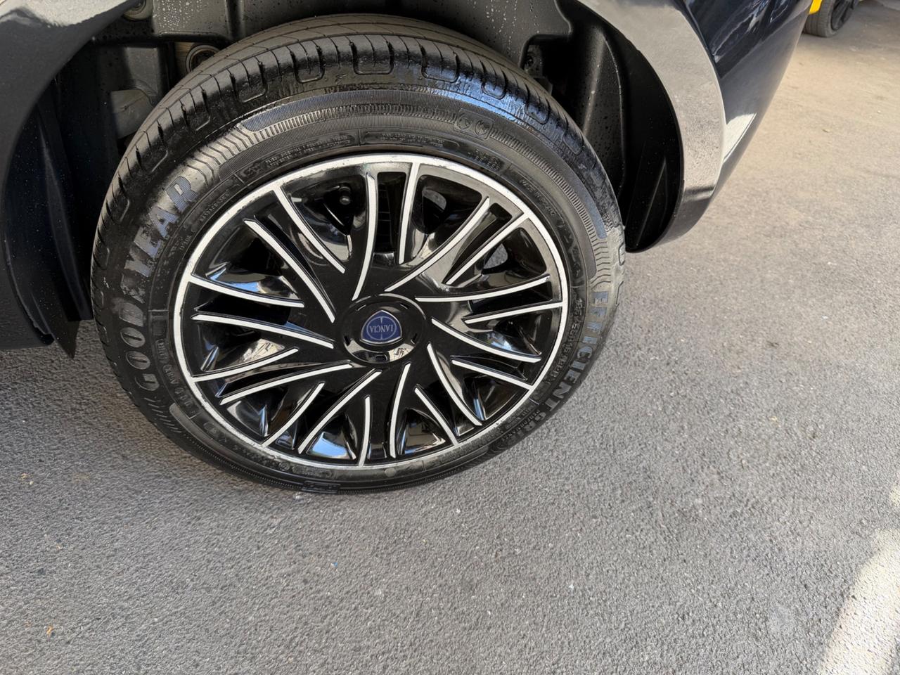 Lancia Ypsilon 1.0 benzina 2023 SOLO 14000km