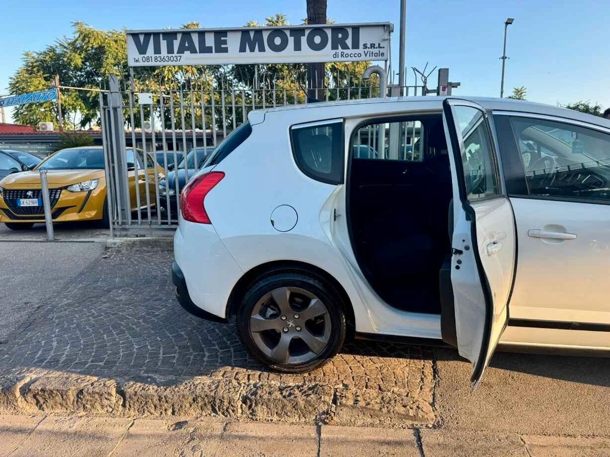 PEUGEOT 3008 1.6 HDi 110CV CAMBIO AUTOMATICO