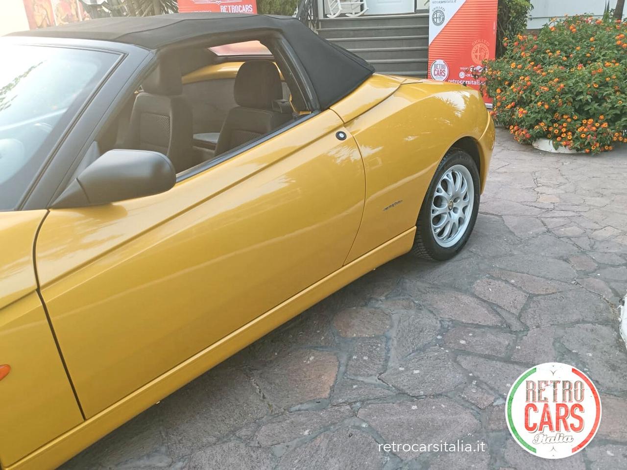 Alfa Romeo Spider 1800 Twin Spark 16V