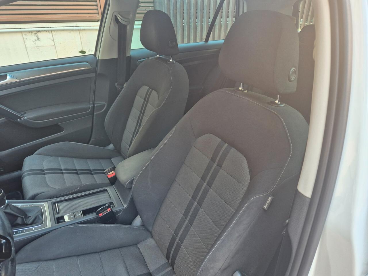 Volkswagen Golf 1.6 TDI 5p. R-LINE TETTO