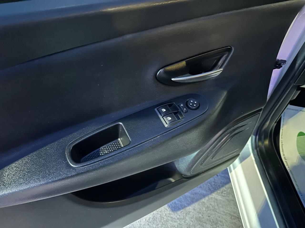 Lancia Ypsilon 1.3 MJT 16V 95 CV 5 porte S&S Silver