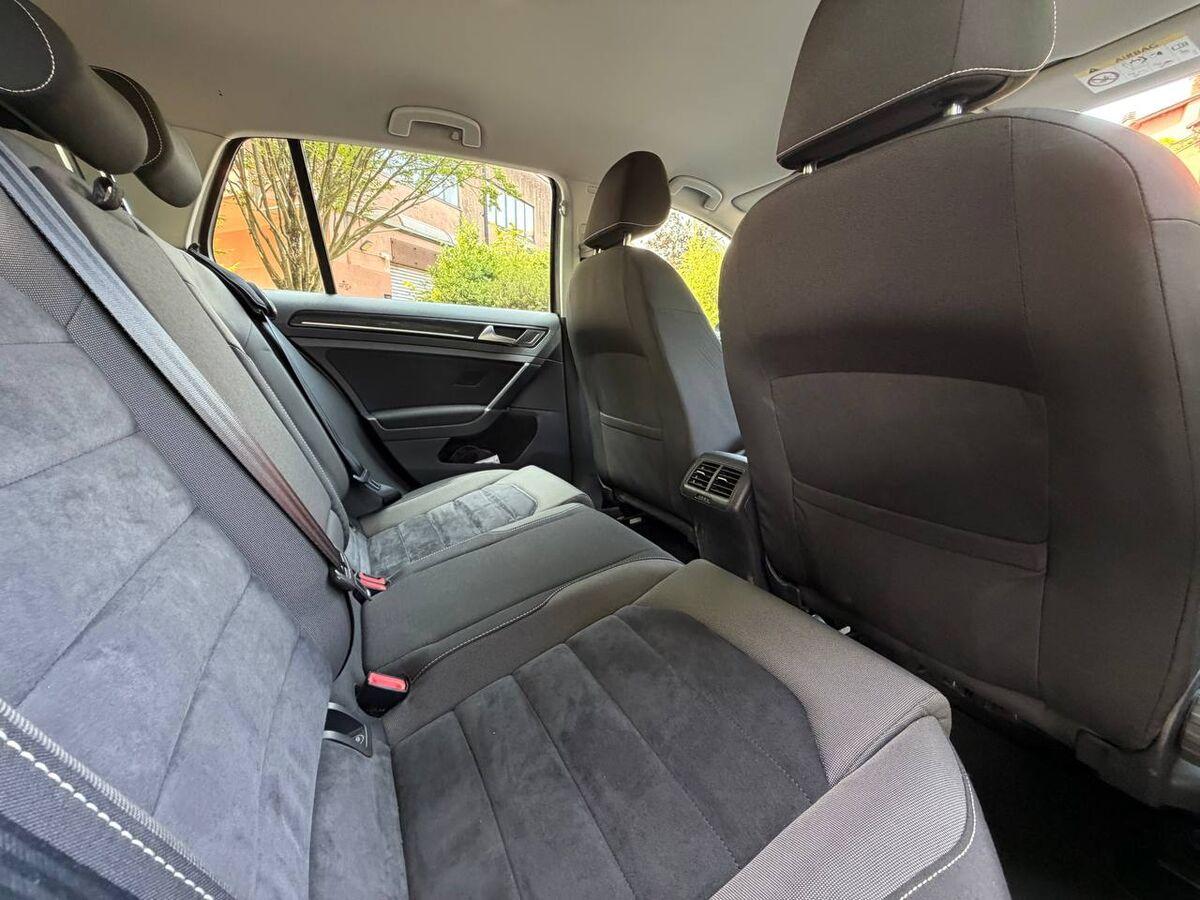 Volkswagen Golf 1.6 tdi Highline 5p dsg