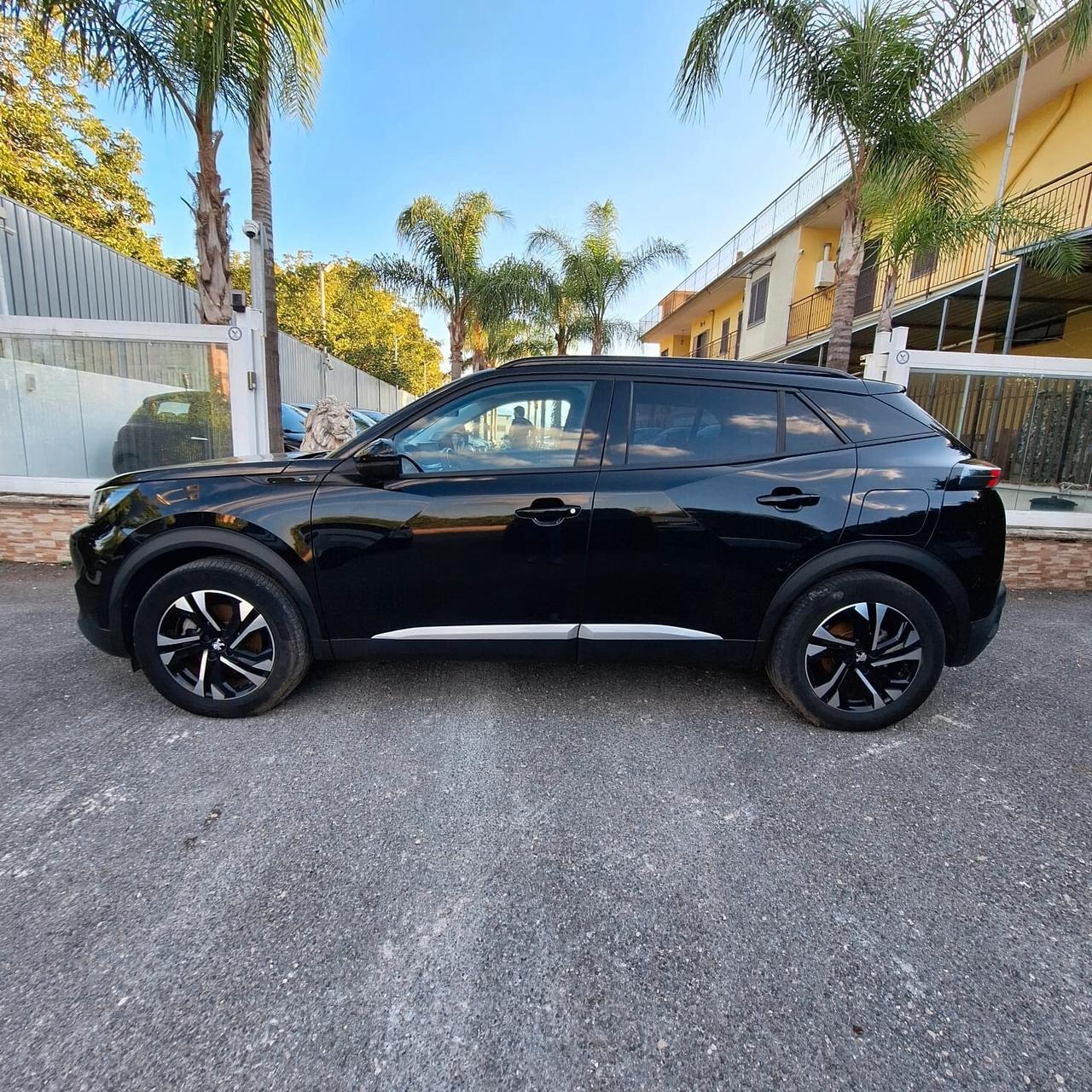Peugeot 2008 motore elettrico 136 CV Allure Pack