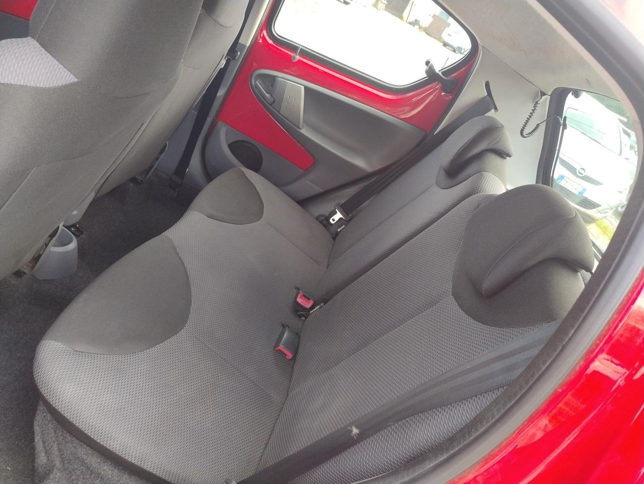 Toyota Aygo 1.0 12V VVT-i 5 porte Sol